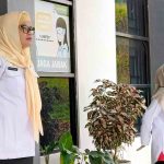 Kepala Dinas Kesehatan, Pengendalian Penduduk dan Keluarga Berencana (DKPPKB) memimpin apel pagi di lingkungan DKPPKB Sulbar, Rabu 4 Januari 2026